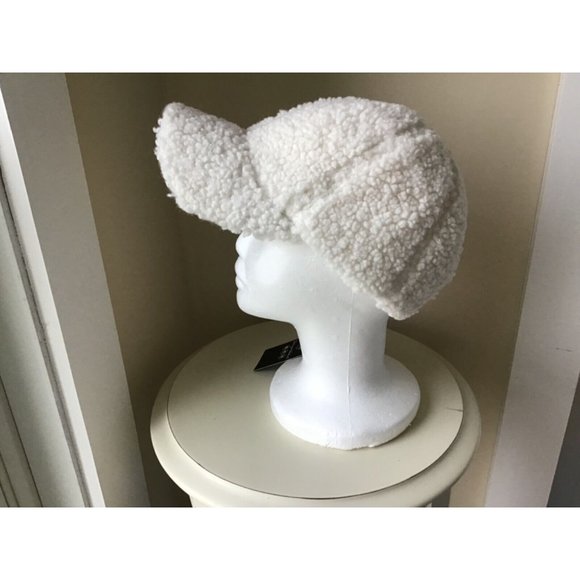 Donna Salyers Fabulous Furs Ivory Faux Sherpa Adjustable Baseball Cap NWT - Picture 3 of 7